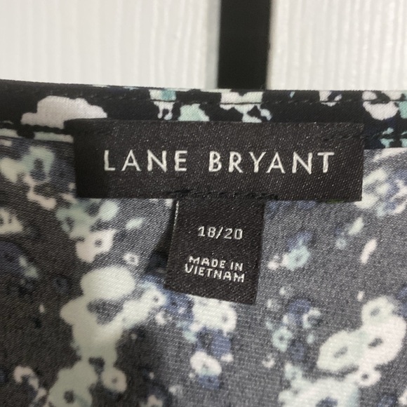 Lane Bryant black off white & pale green v-neck top shirt blouse size 18 / 20 - Picture 13 of 15